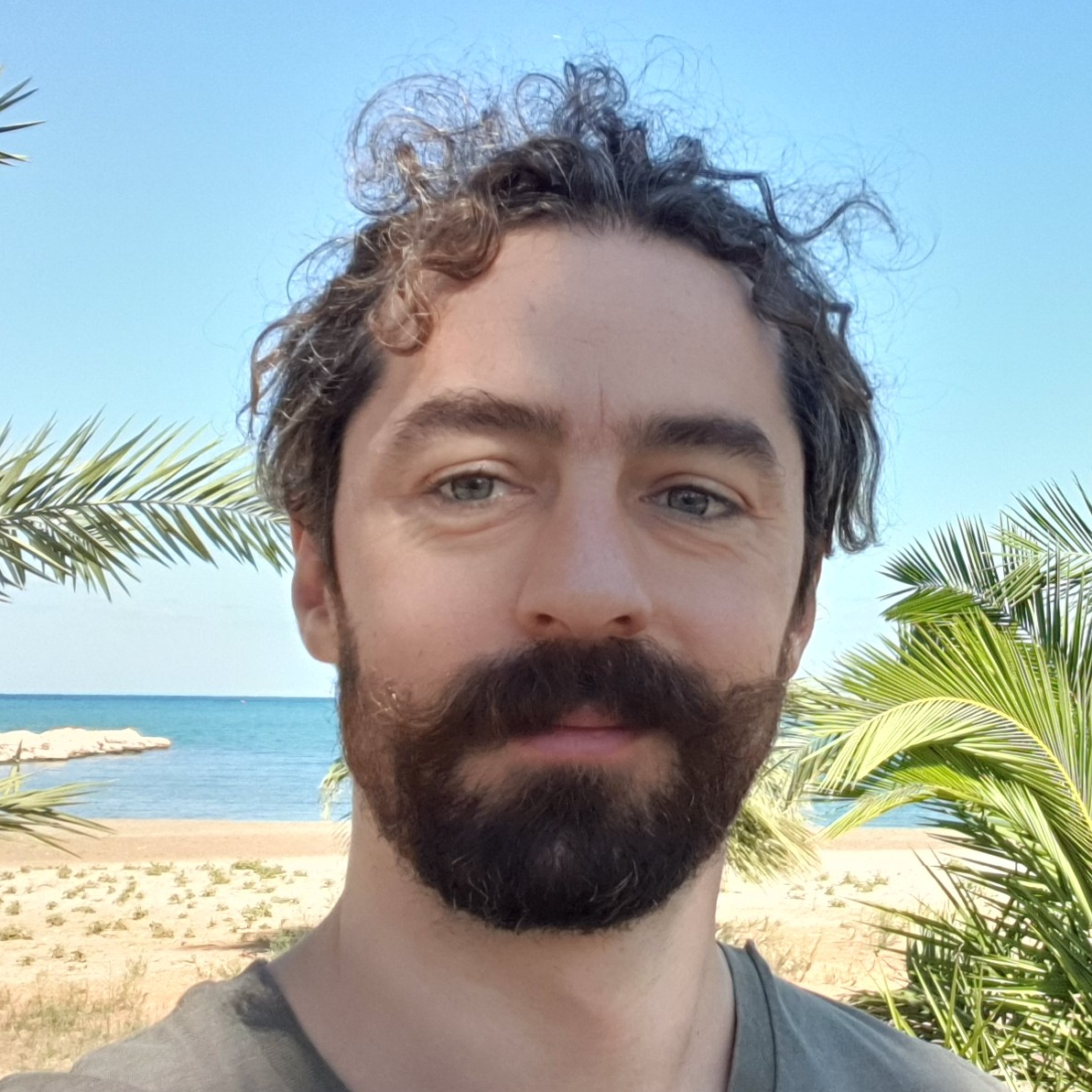 Vangelis Tsoumenis - Developer Web, Mobile, Server