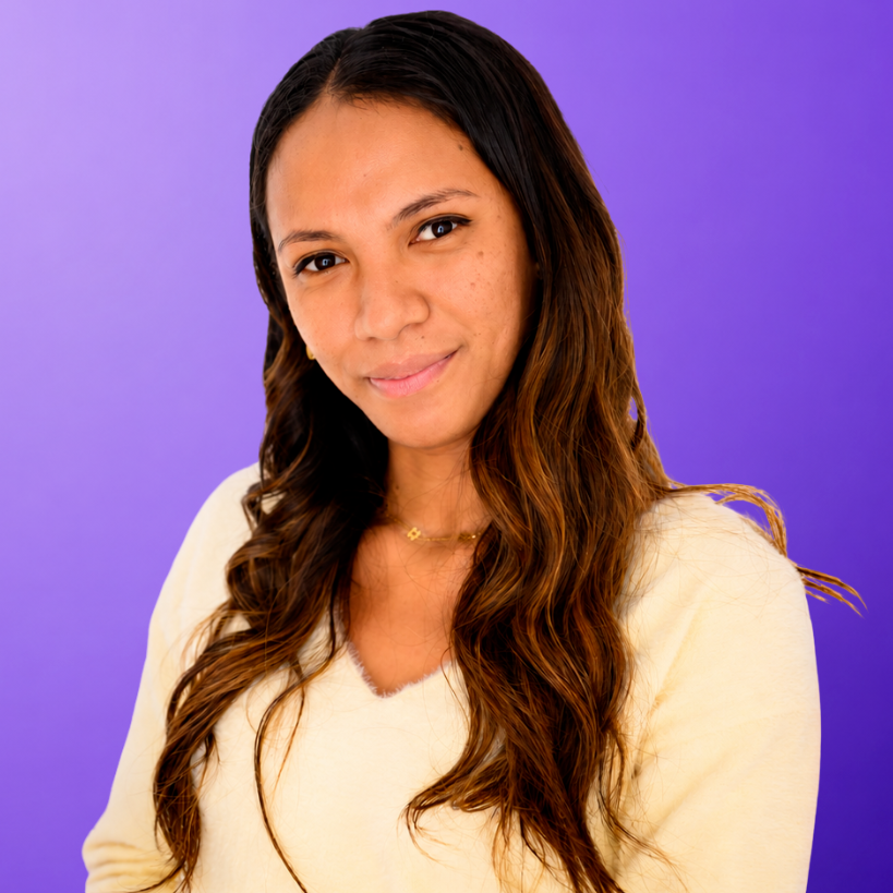 Helina Raharisata - Social Media Manager Freelance