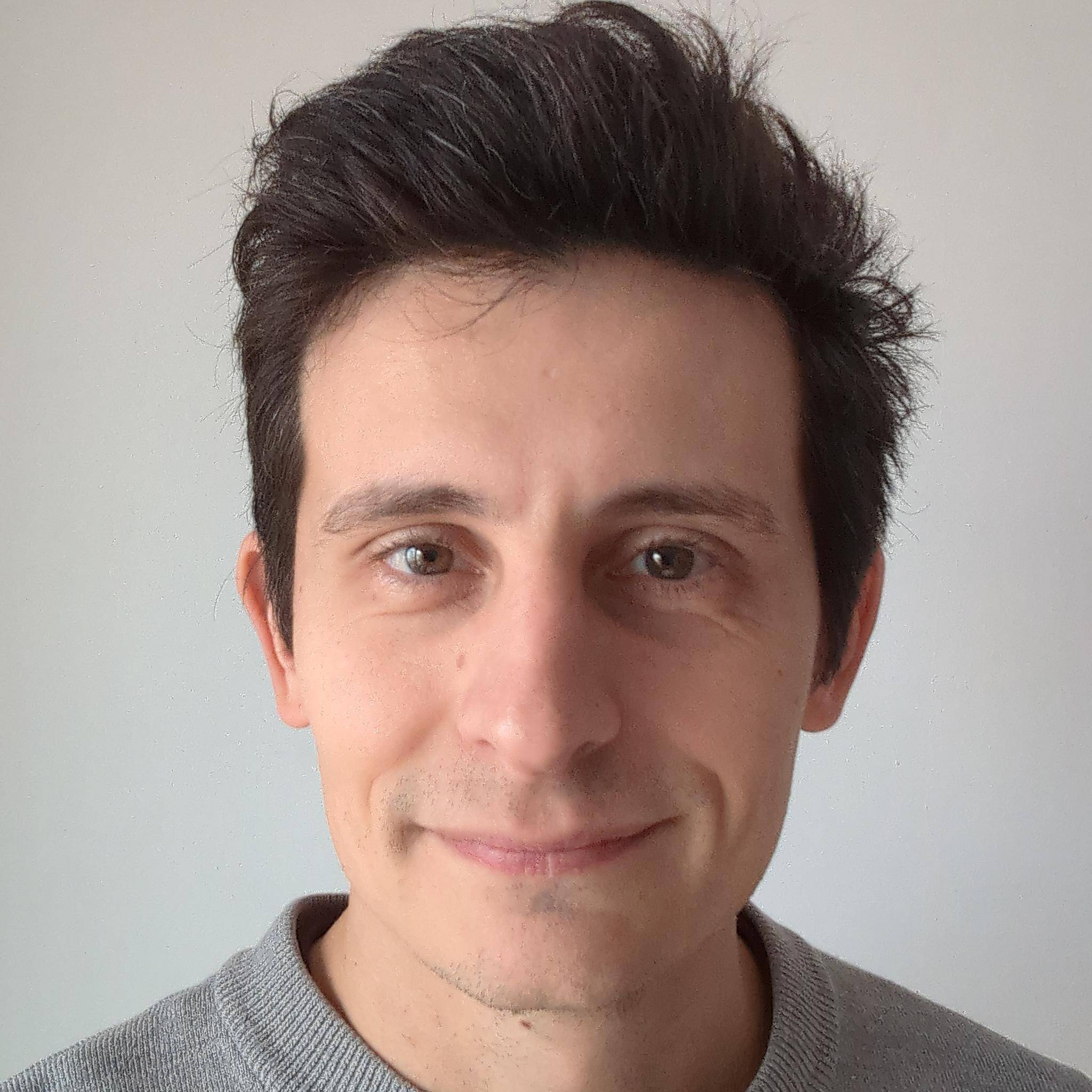 Lionel  - Blockchain AI Consultant | PhD