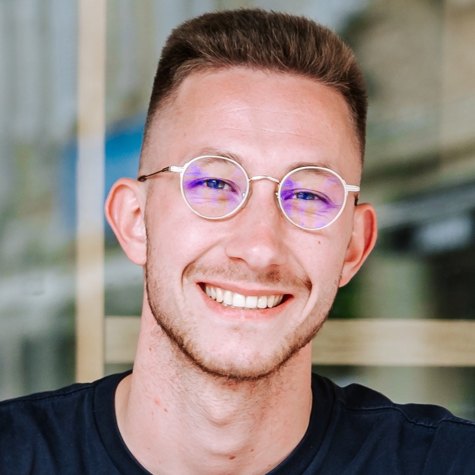 Tristan Reffay - Régie artistes — Chargé de production