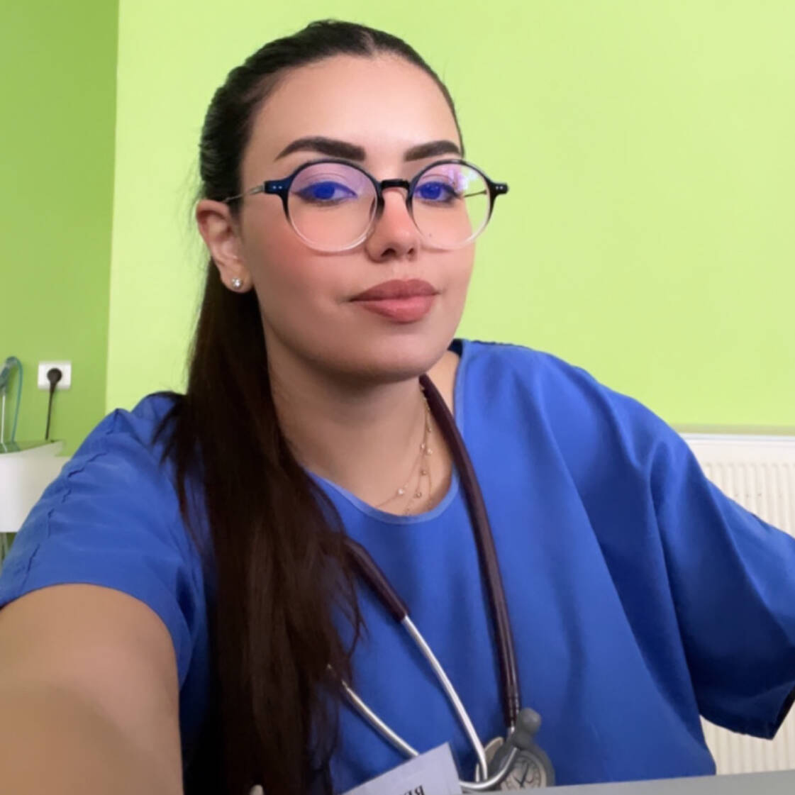 Nada Redouane - Interne de médecine - Medical Writer & Translator