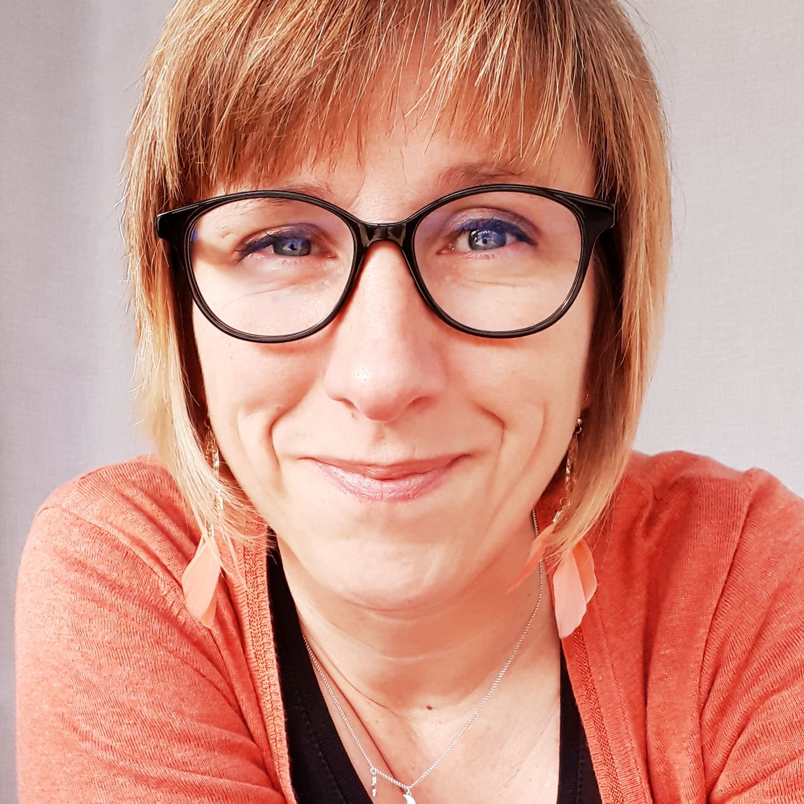 Elodie Laignel - Graphiste & Créatrice faireparterie