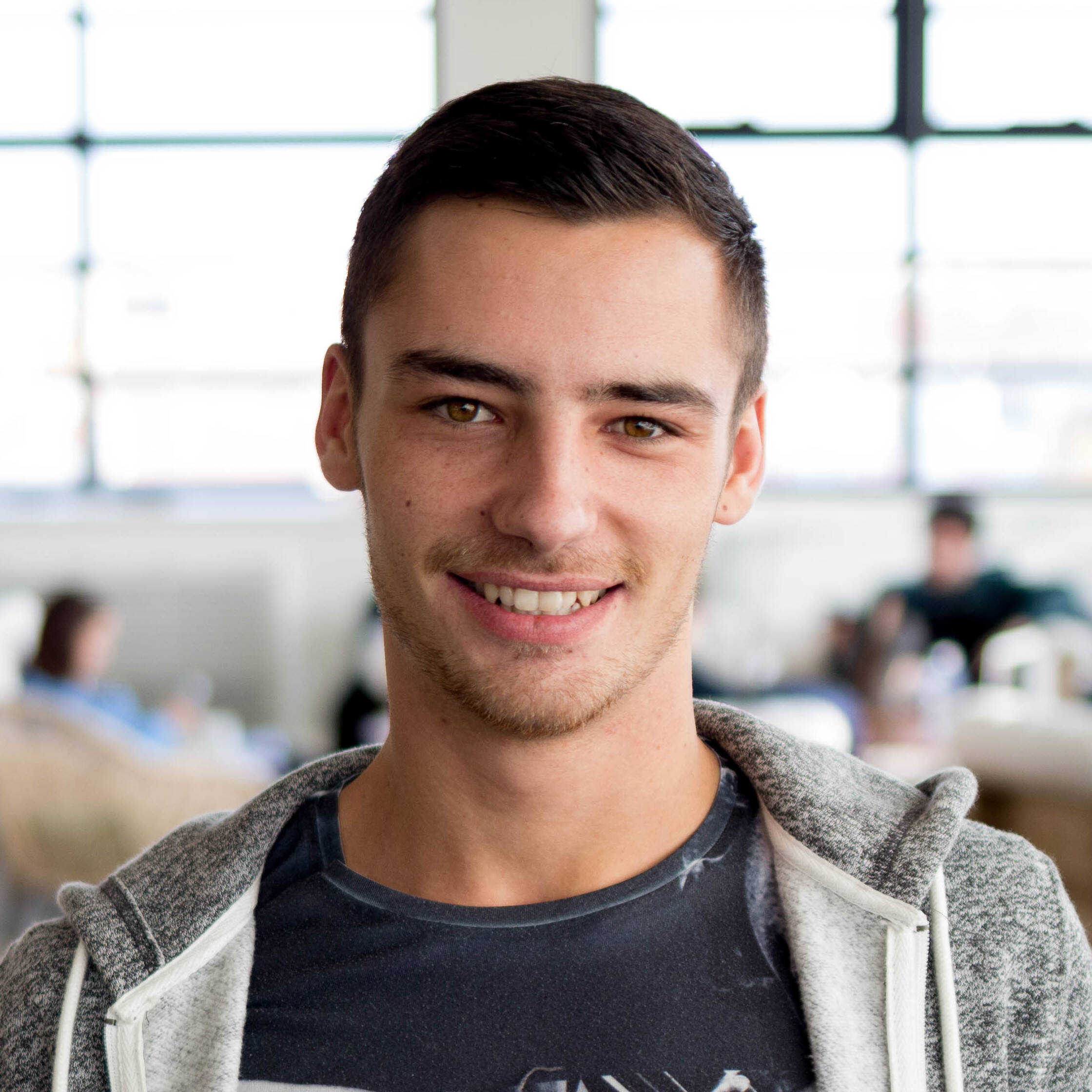 Léo T.