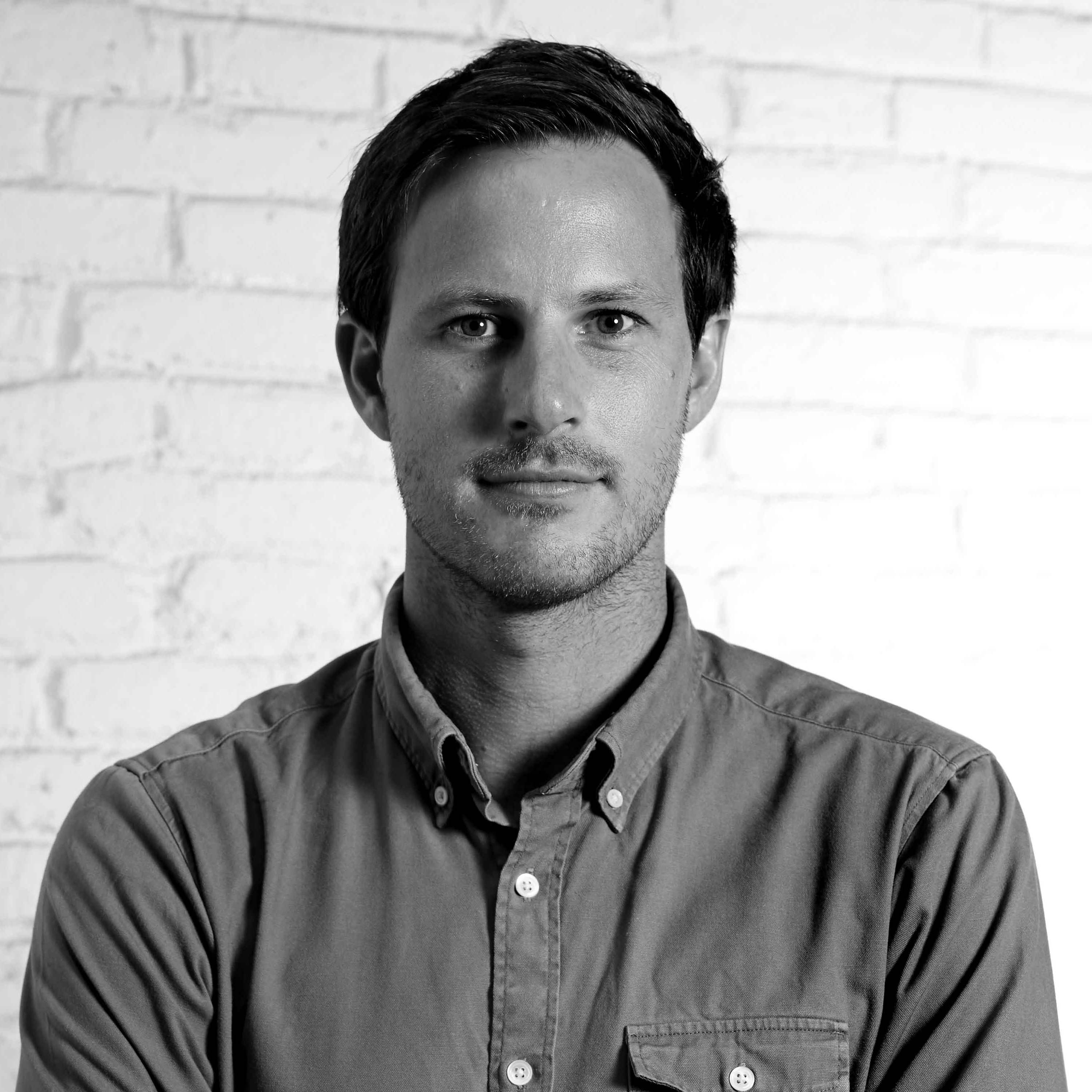 Théophile Dreyfus - 🇫🇷🇪🇦🇬🇧 Sr.UX Designer · IA & Product Design