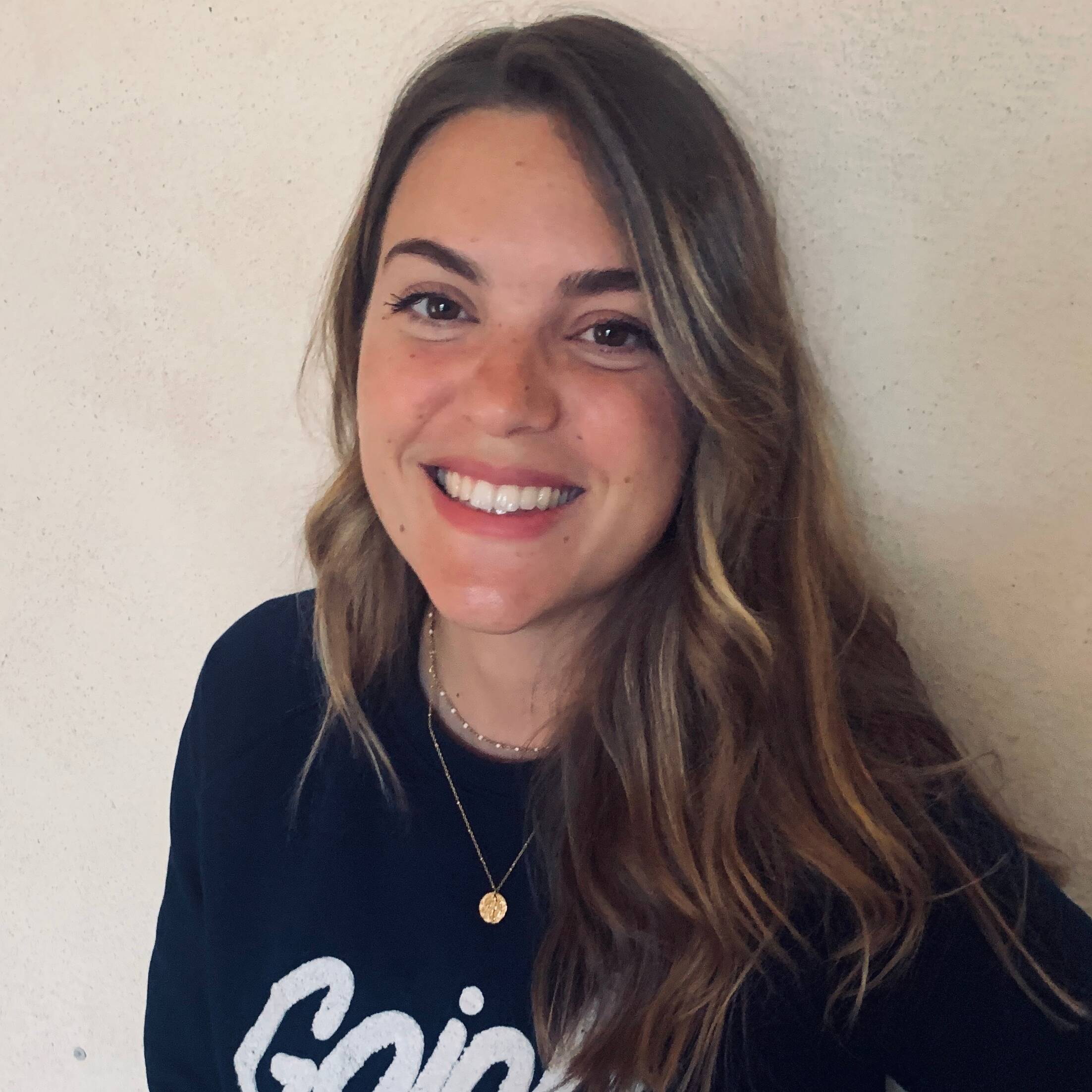 Manon Roussey - Experte Réseaux sociaux - CM - Photo & vidéo 