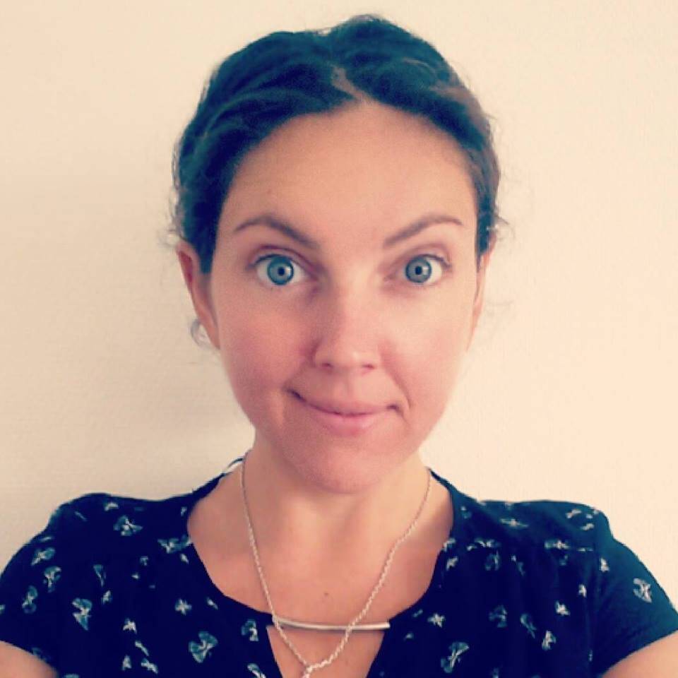 Julie Mielcarek - Voix-off féminine FR (bilingue US) et traductrice