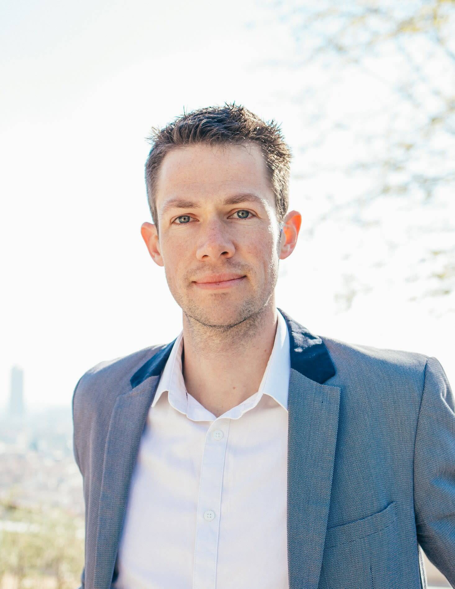 Sébastien Barret-Boisbertrand - CRM & DATA - Industries & Services