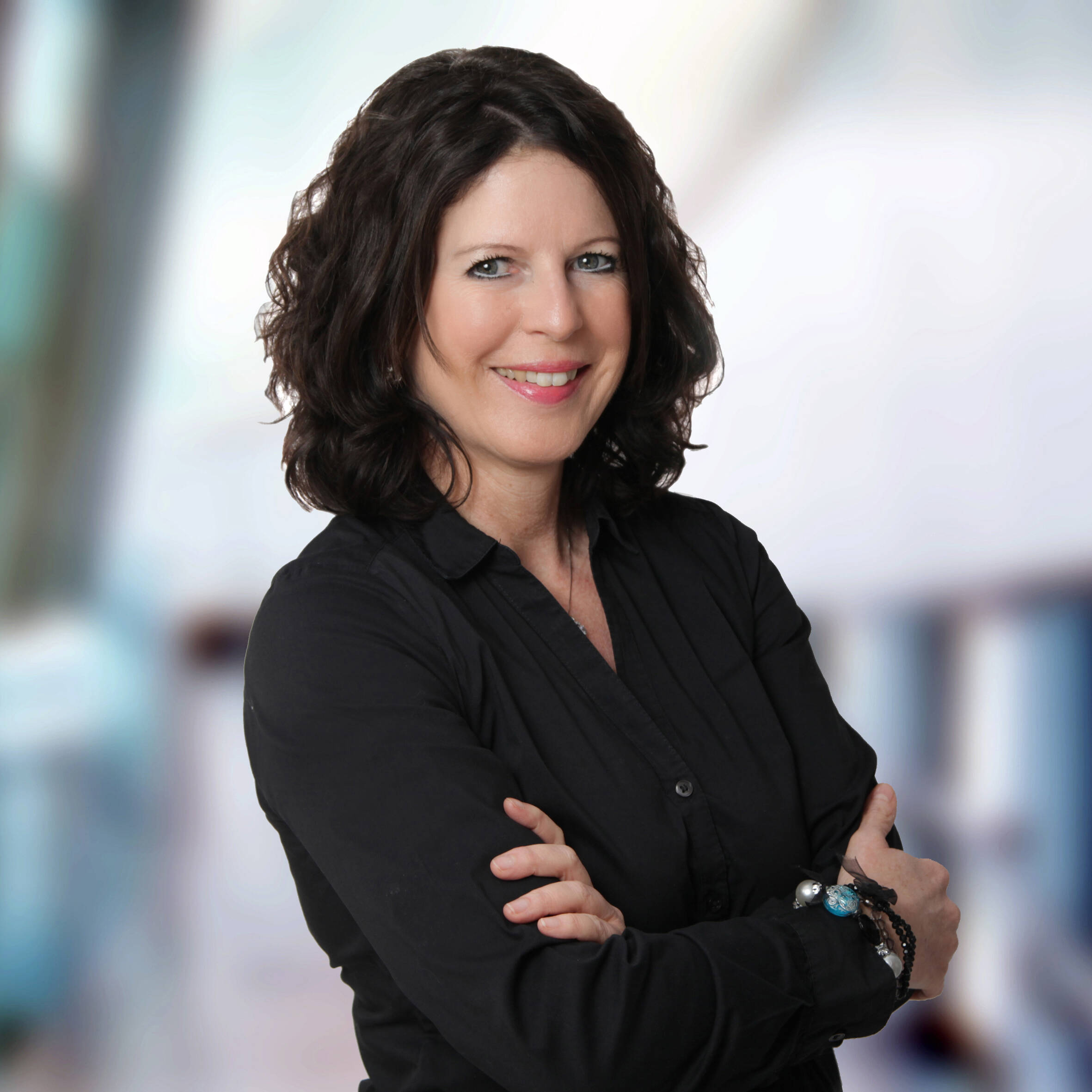 Viola Gack - Assistenz ad interim (Deutsch | Engl. | Ital.)