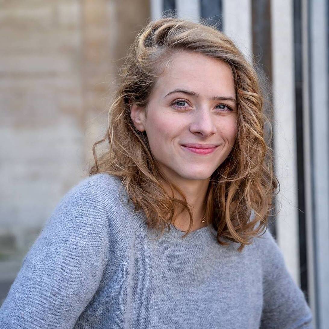 Flora L. - Professeure de yoga & accompagnatrice bien être 
