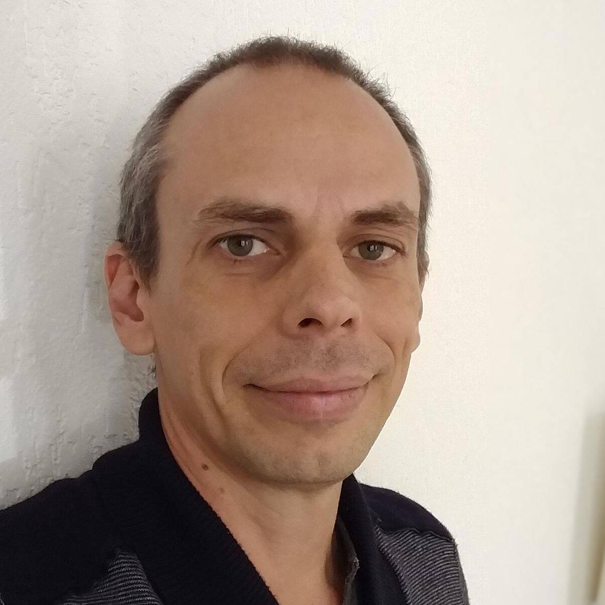 Nicolas Lelong - Expert en création de logiciels graphiques (3D/2D)