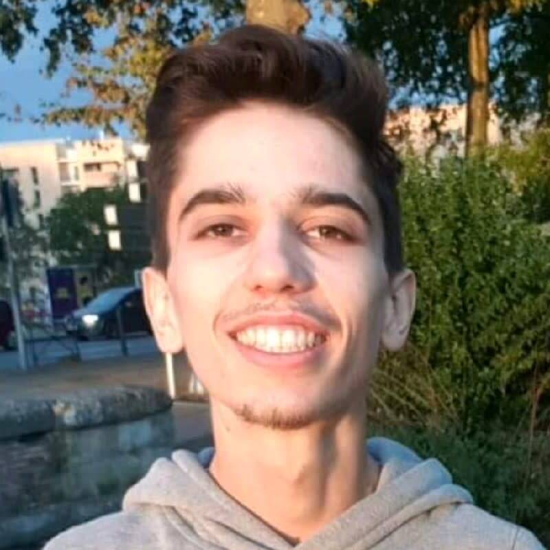 Axel M.