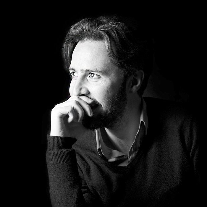 Julio Tabares - Branding › Diseño Gráfico