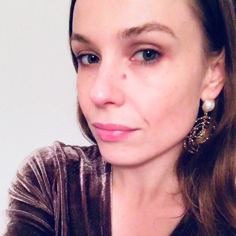 Anna M. - Traductrice et Transcréatrice anglais-français