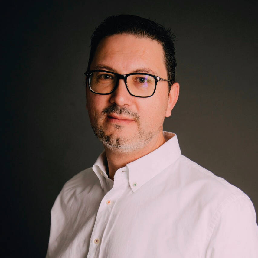 Pedro Jesús García Dorado - Diseñador gráfico. Experto en impresión