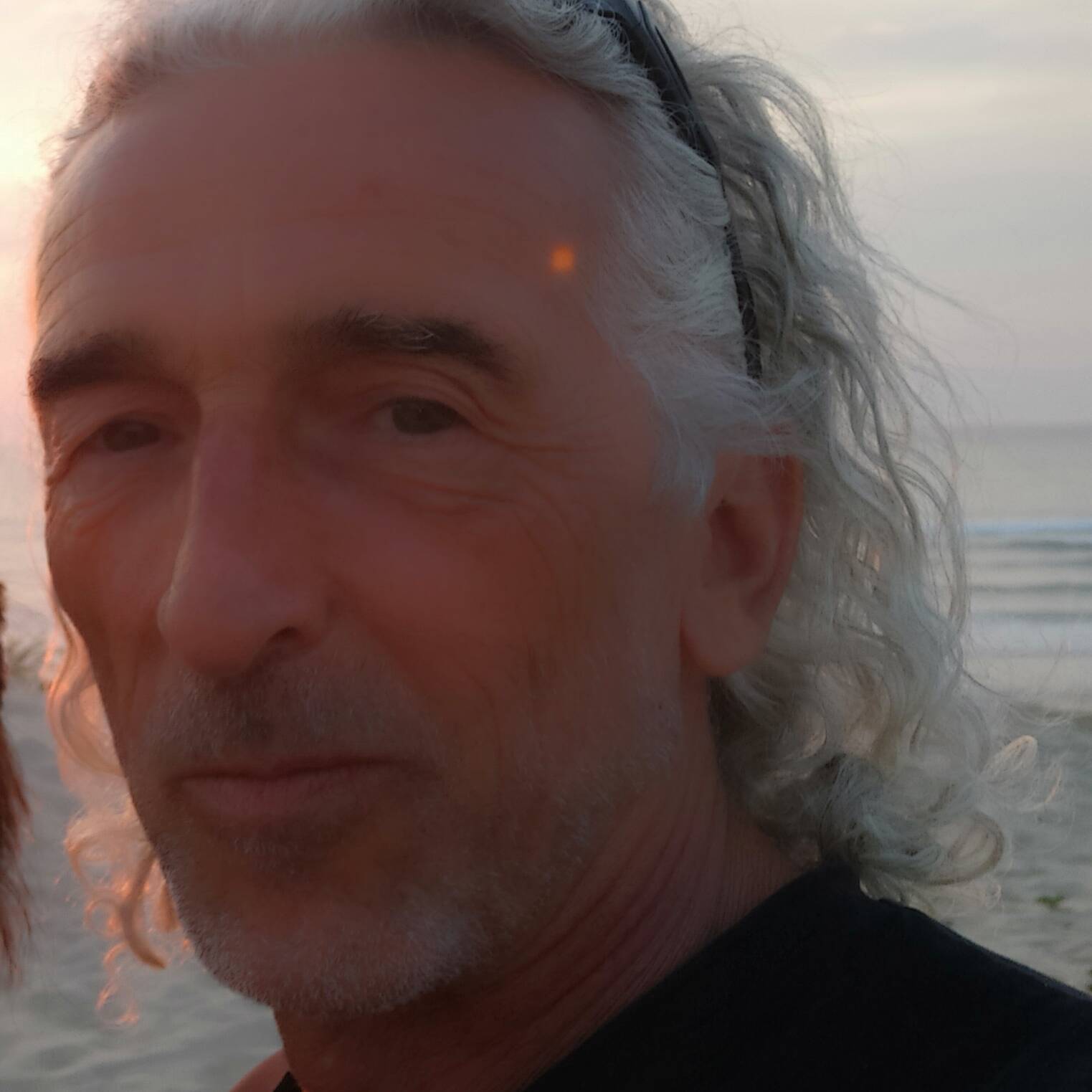Elie Spira - ASSISTANT ADMINISTRATIF