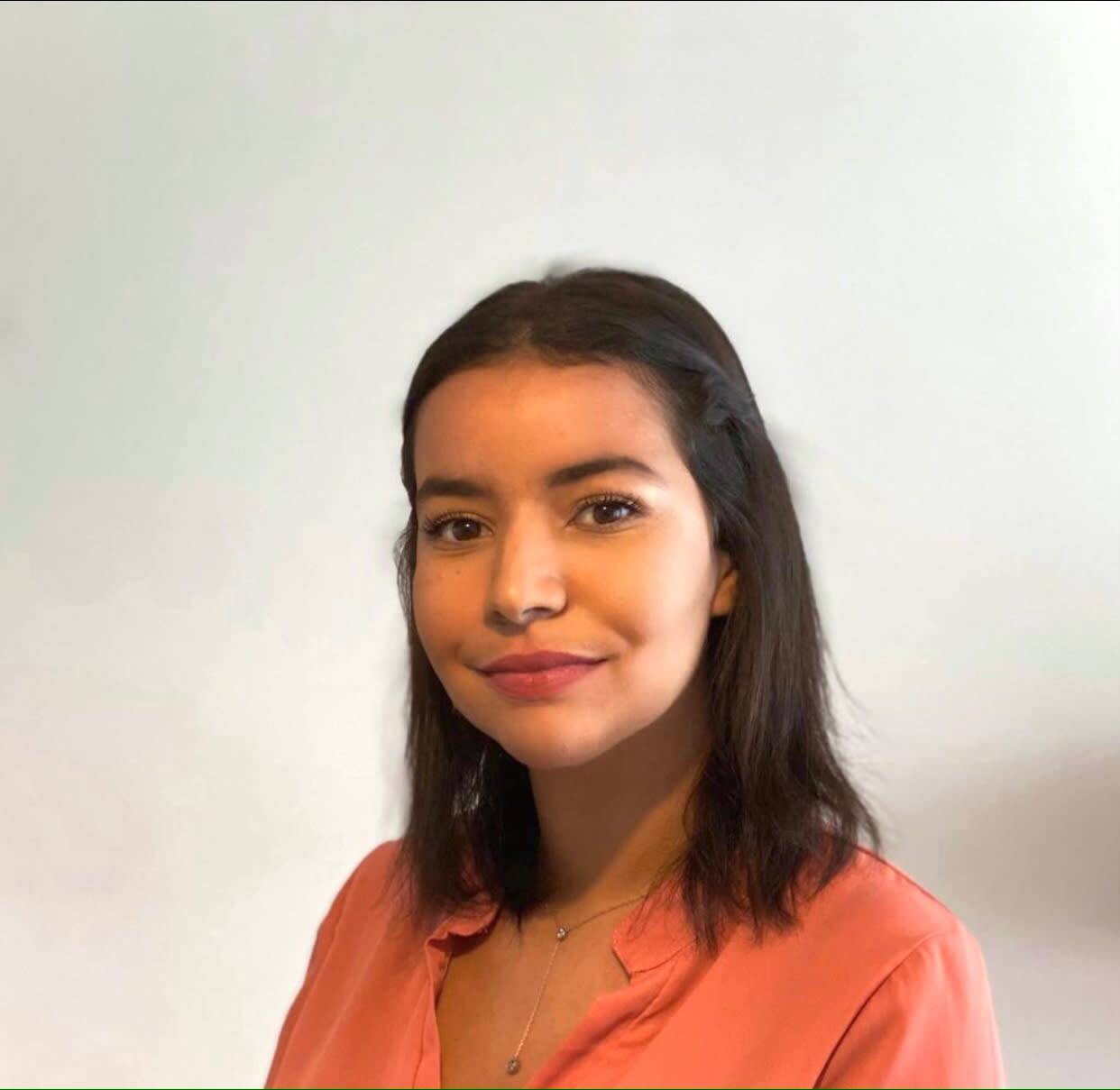 Nawal Q. - Customer Experience & Growth Strategist | Ops, AI 
