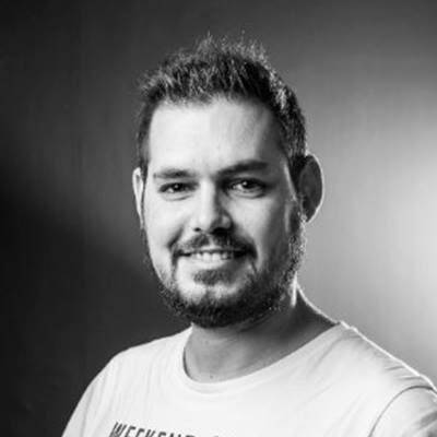 Guillaume F. - Designer Graphique & IA Générative