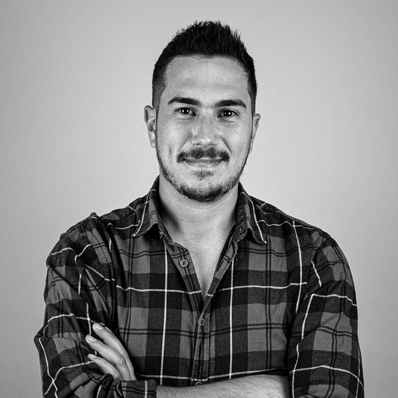 Patricio Ciminelli - Motion Designer - Editor - Diseñador Gráfico