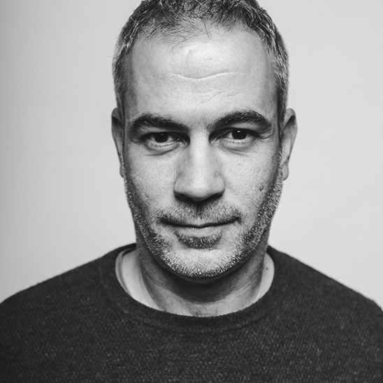Victor Lavega - Director de arte Diseñador Gráfico senior