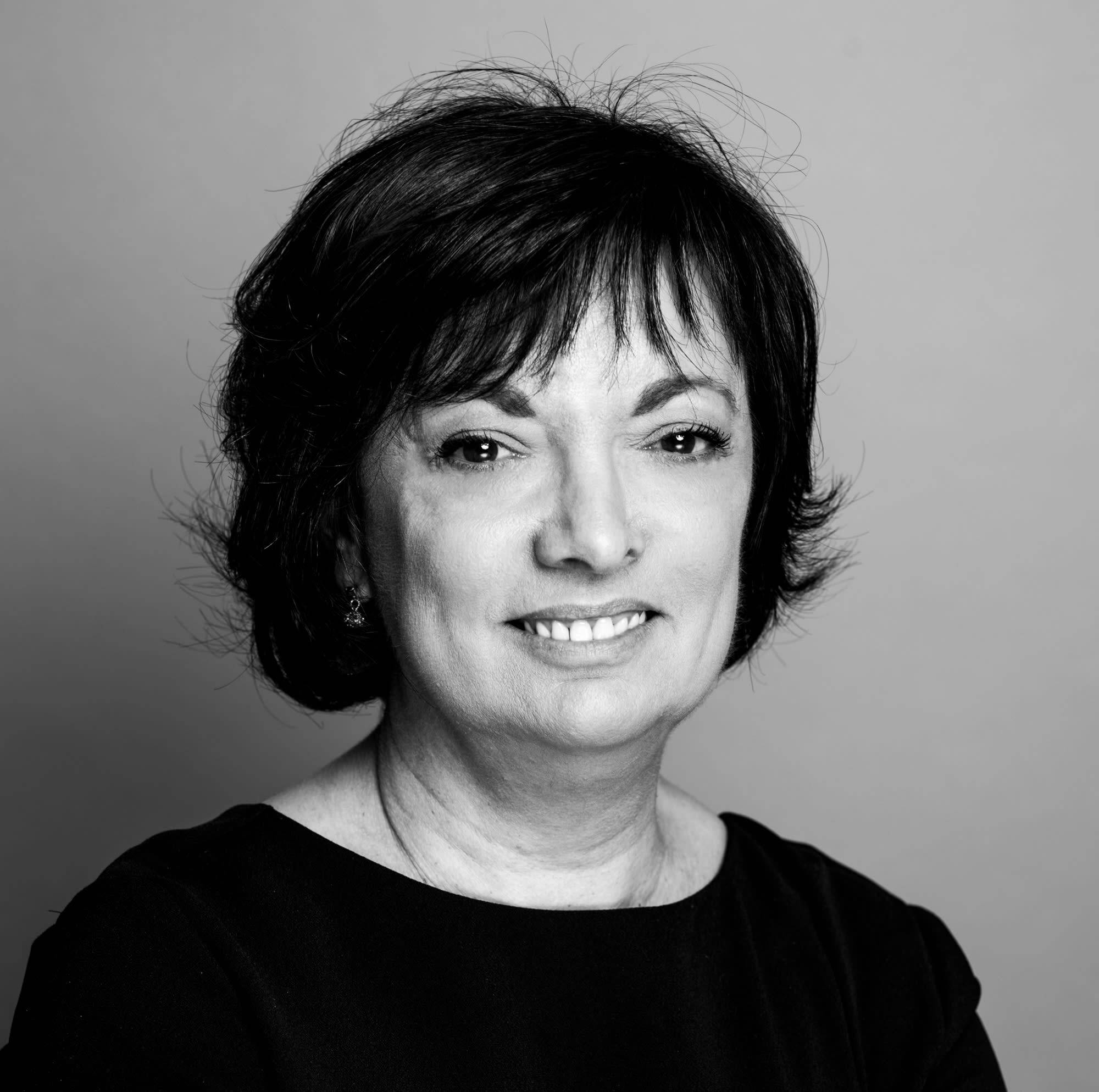 Pascale  - Editor, Proofreader, Editor