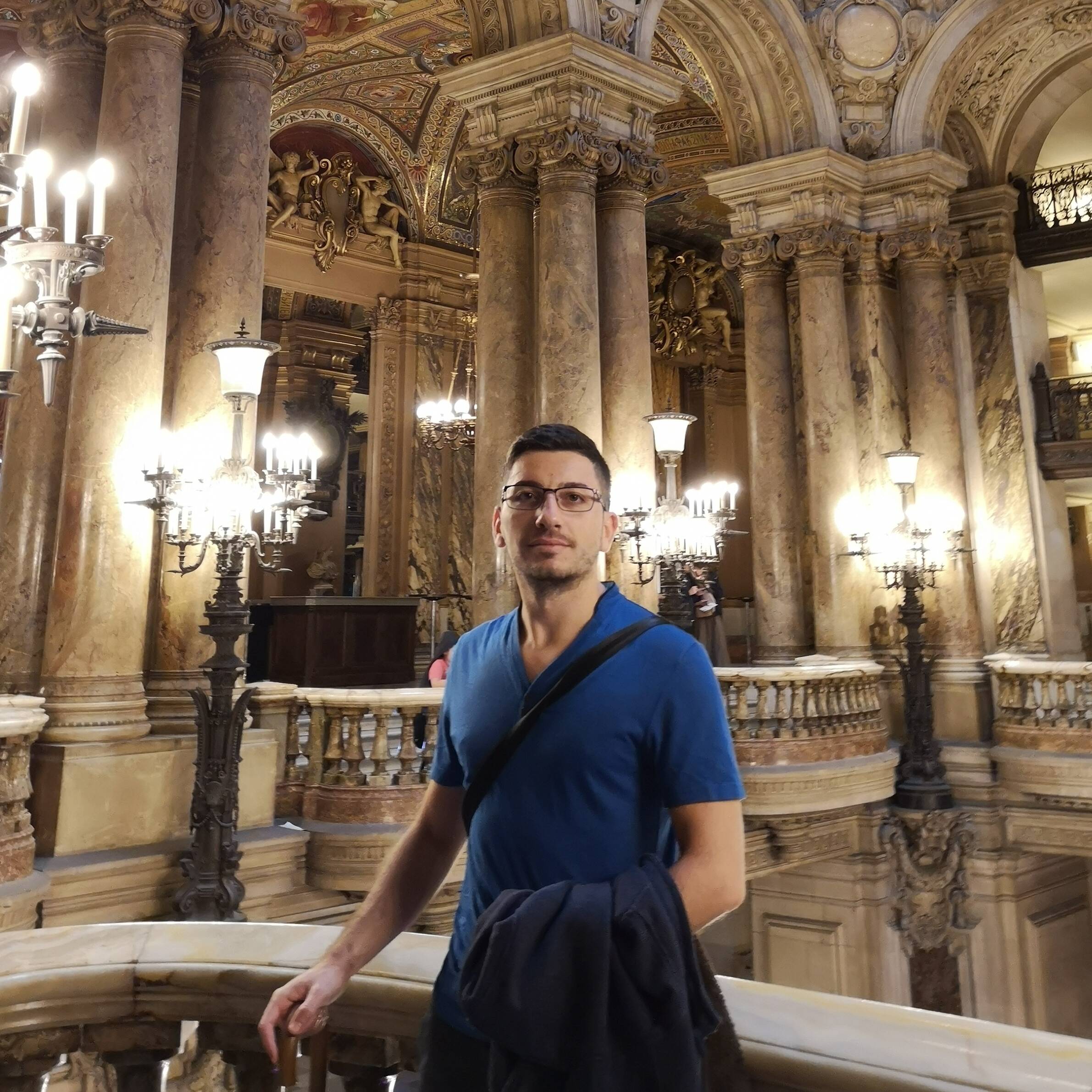 Julien V.