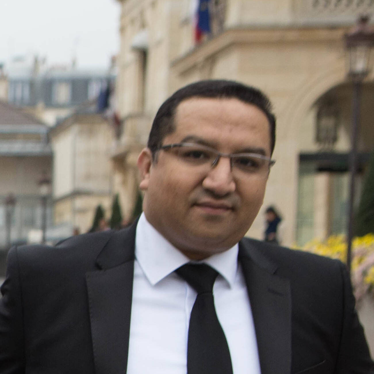 Amine K.