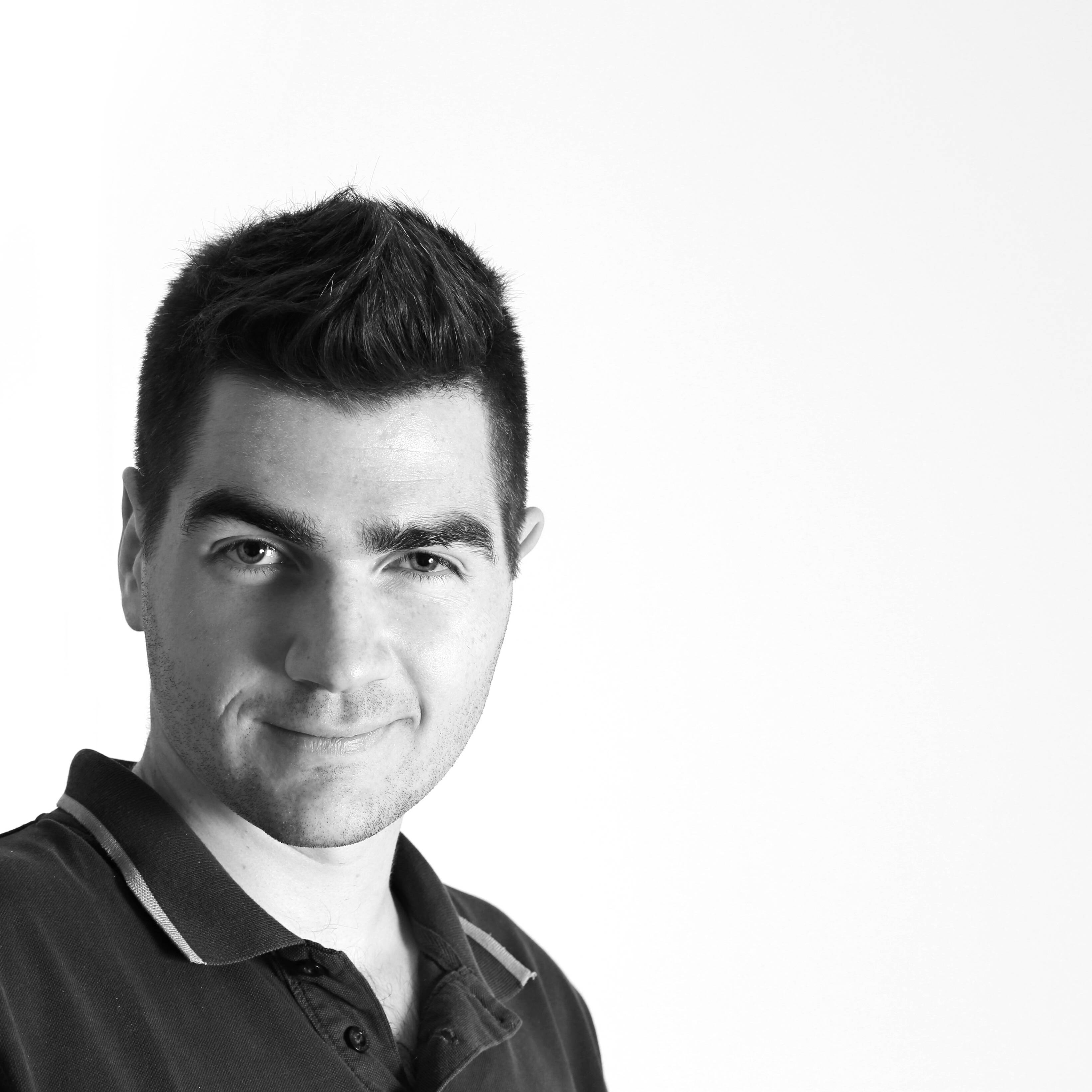 Ryan G. - Développeur Fullstack iOS Android Web React Unreal