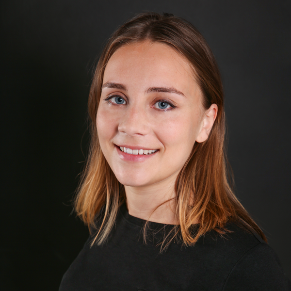 Charlotte Plumerault - Graphic Designer & Product Designer