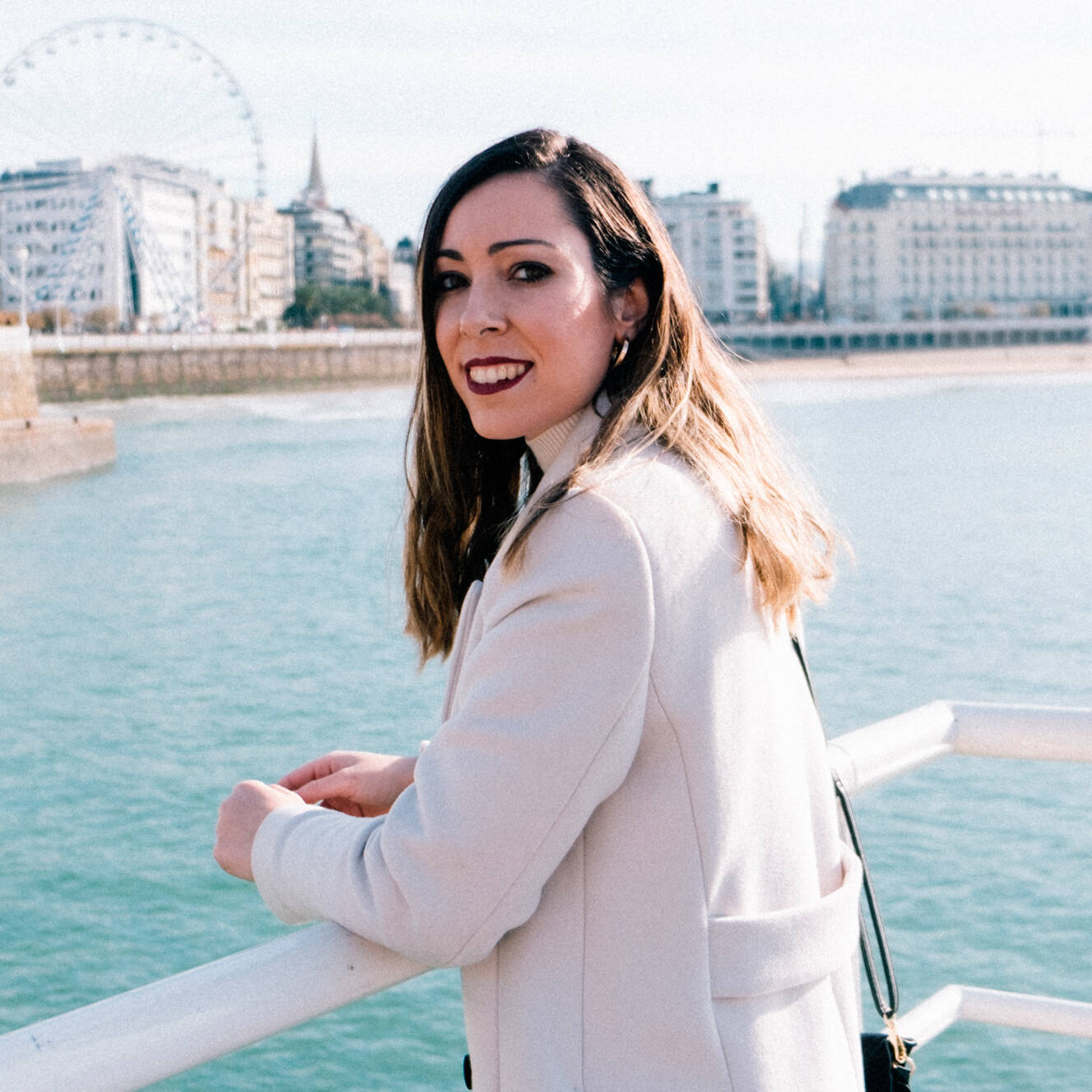 Natalia Valverde - diseñadora gráfica, fotógrafa y diseñadora web