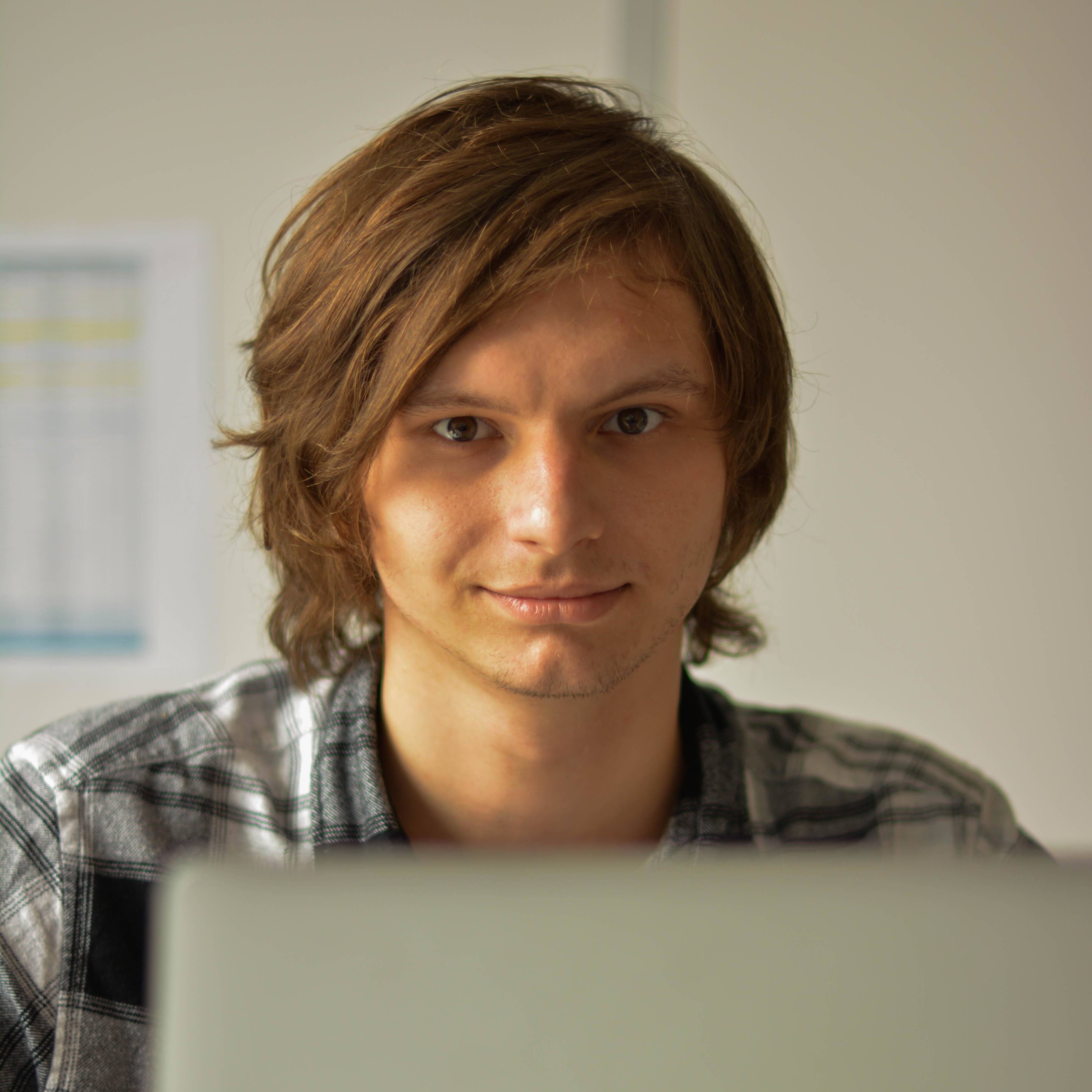 Ivan V. - Ai/Xr & Ux/Ui Product Designer